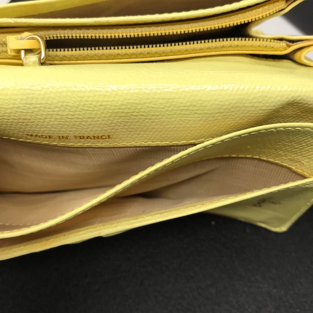 Chanel Bifold Wallet & Optional Crossbody bag - Picture 9 of 16